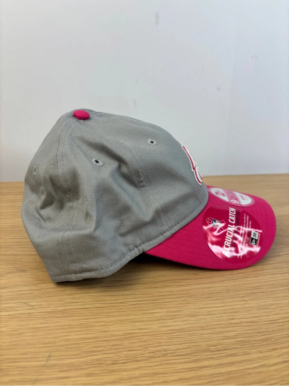 New Era Women's Gray and Pink 9FORTY Philadelphia Eagles Cap